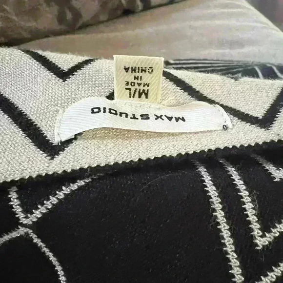 Max Studio M/L Flare Skirt - Picture 3 of 3